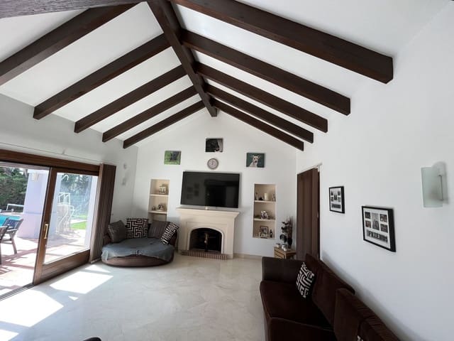 Image No.6-5 Bed Villa for sale