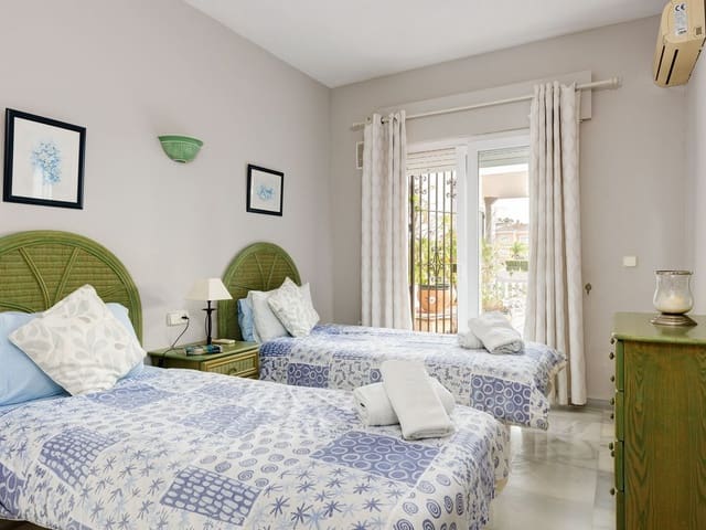 Image No.12-4 Bed Villa for sale