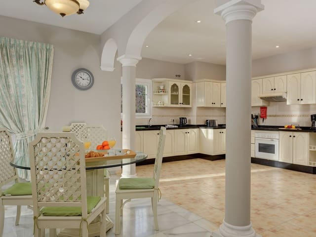 Image No.9-4 Bed Villa for sale