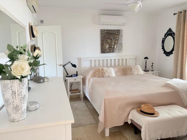 Image No.10-5 Bed Villa for sale