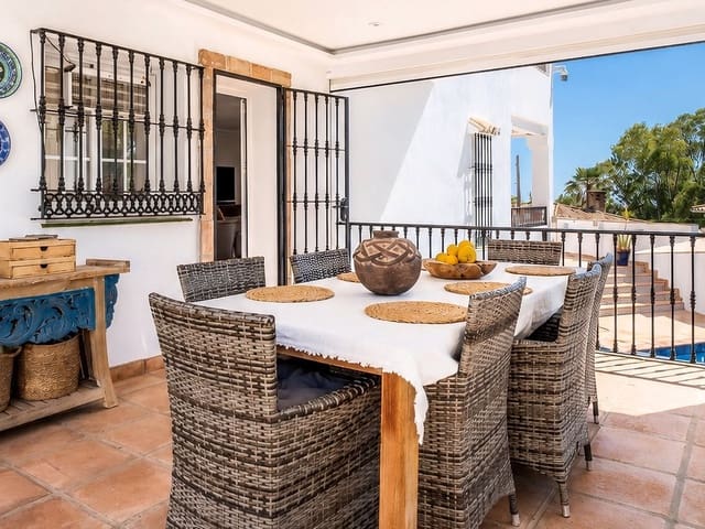 Image No.5-Villa de 4 chambres à vendre à Nueva Andalucia