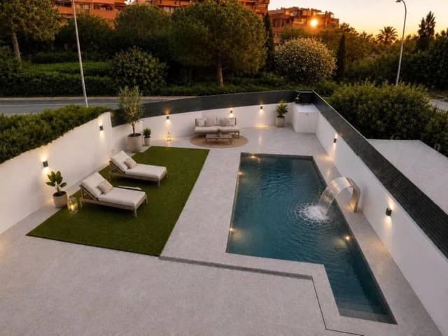 Image No.2-Villa de 4 chambres à vendre à Marbella