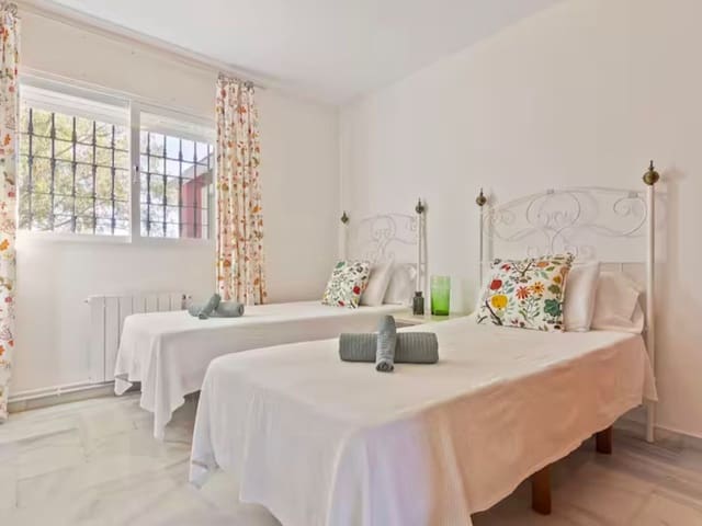 Image No.18-Villa de 6 chambres à vendre à Elviria