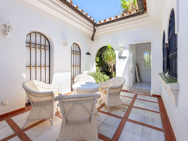 Image No.5-Villa de 3 chambres à vendre à Malaga