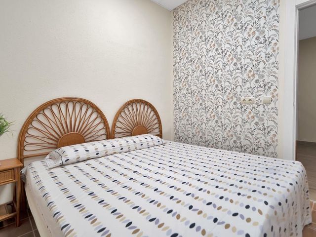Image No.17-4 Bed Townhouse for sale