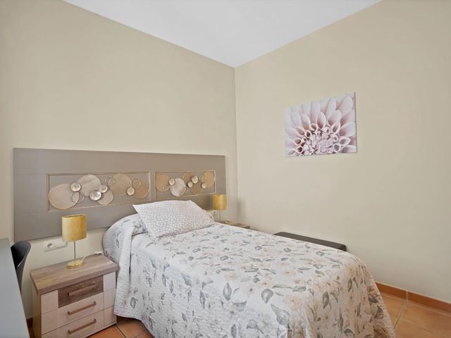 Image No.21-4 Bed Townhouse for sale