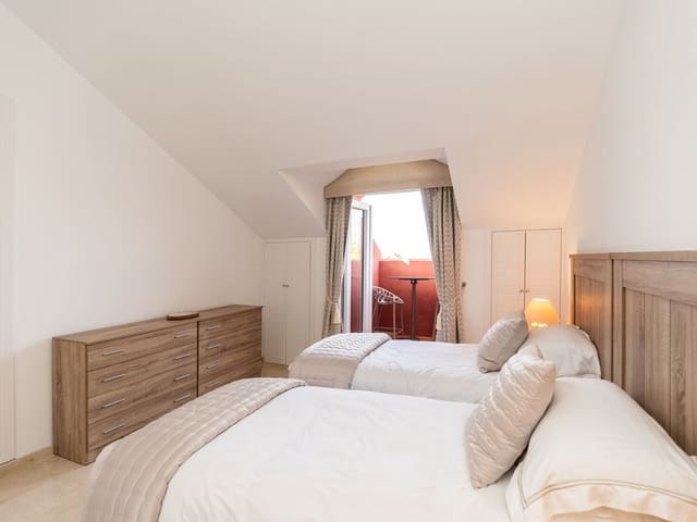 Image No.21-4 Bed Penthouse for sale
