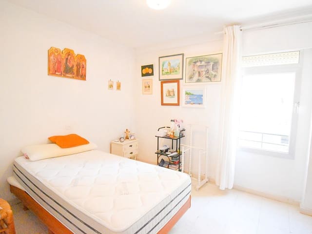 Image No.10-3 Bed Apartment for sale