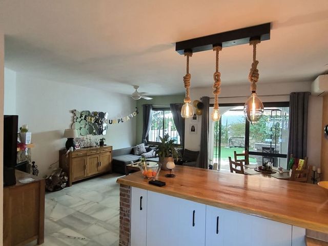 Image No.6-3 Bed Townhouse for sale