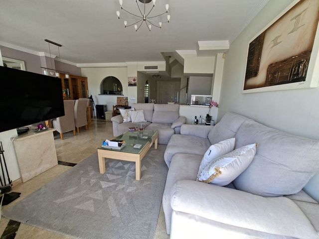 Image No.5-3 Bed Townhouse for sale