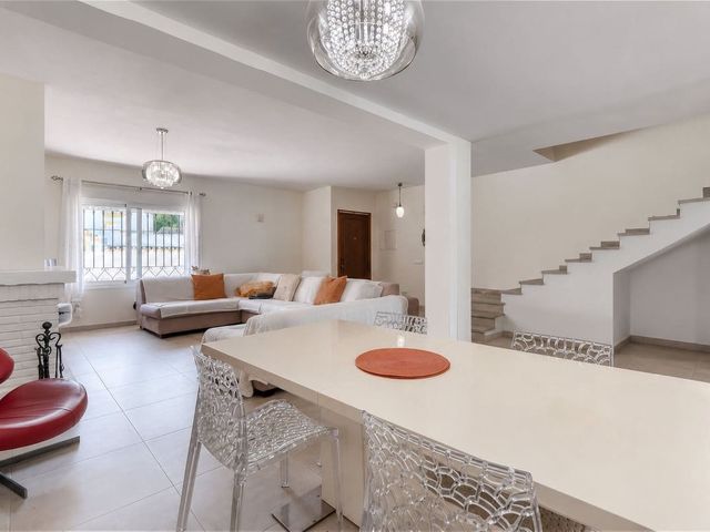 Image No.5-3 Bed Townhouse for sale