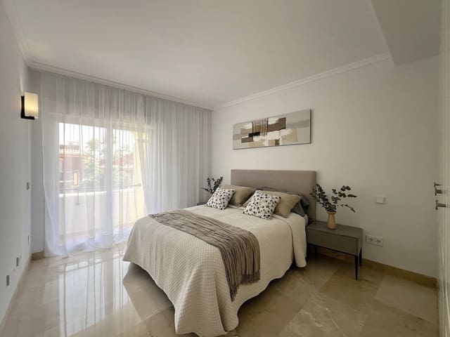 Image No.14-4 Bed Townhouse for sale