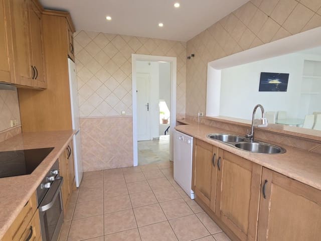 Image No.8-3 Bed Townhouse for sale