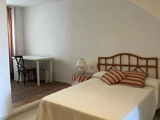 Image No.13-4 Bed Townhouse for sale
