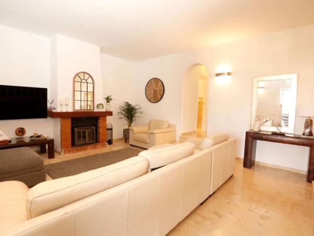 Image No.4-3 Bed Townhouse for sale
