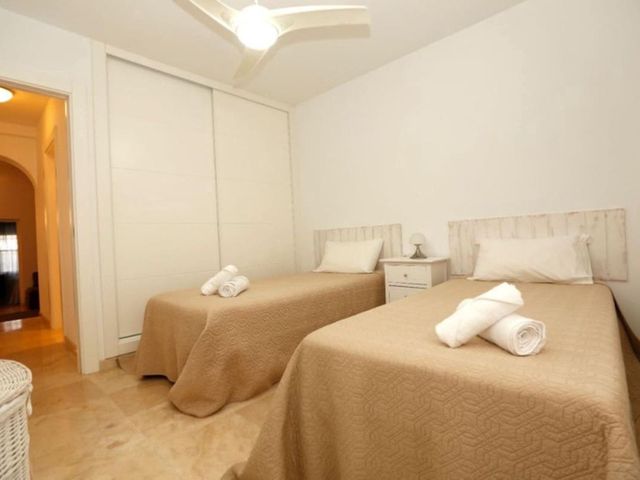 Image No.8-3 Bed Townhouse for sale