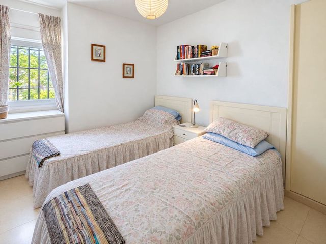 Image No.10-4 Bed Townhouse for sale