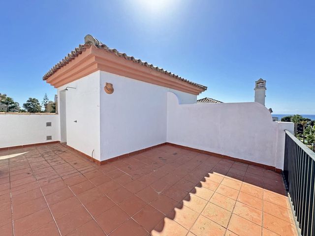 Image No.5-2 Bed Townhouse for sale