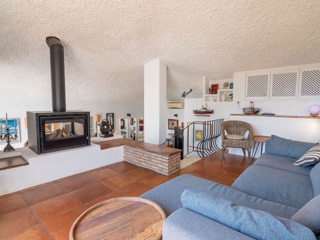 Image No.7-2 Bed Townhouse for sale