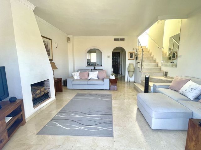 Image No.8-2 Bed Townhouse for sale