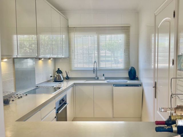Image No.9-2 Bed Townhouse for sale