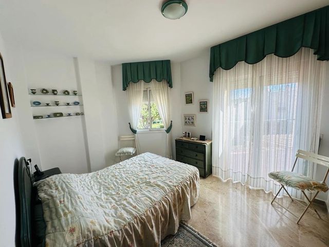 Image No.11-2 Bed Townhouse for sale