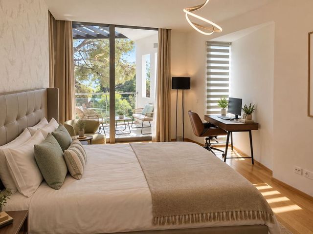 Image No.9-2 Bed Townhouse for sale