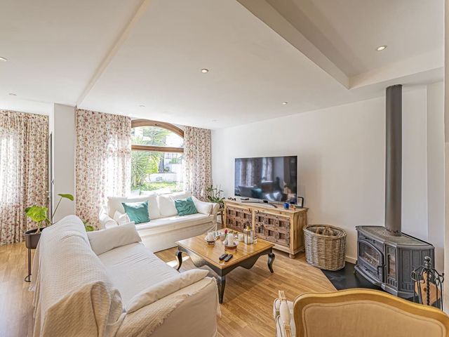 Image No.7-2 Bed Townhouse for sale