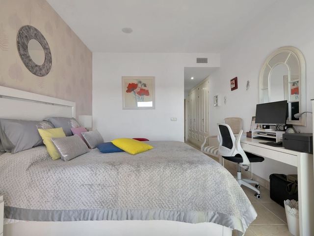 Image No.18-2 Bed Apartment for sale