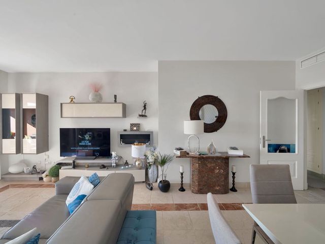 Image No.9-2 Bed Apartment for sale