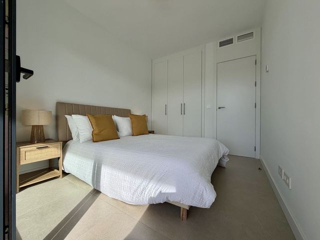 Image No.5-3 Bed Townhouse for sale
