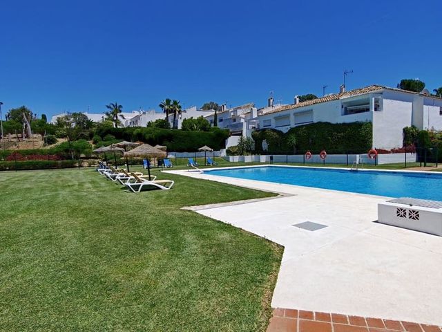 Image No.2-4 Bed Townhouse for sale