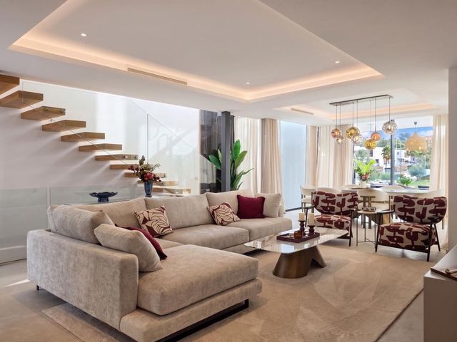 Image No.7-4 Bed Villa for sale