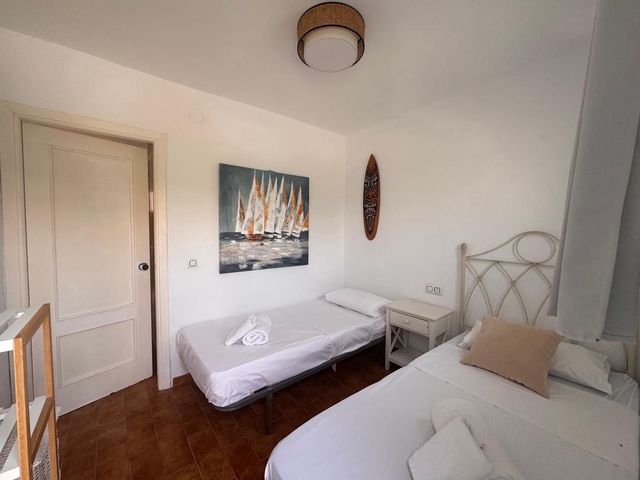 Image No.8-2 Bed Townhouse for sale