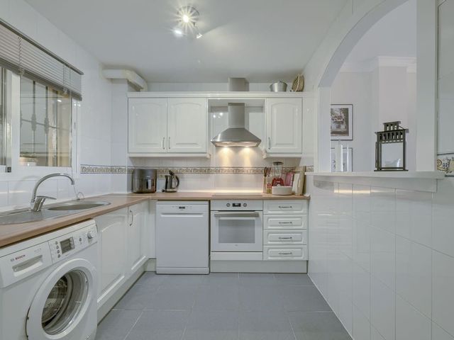 Image No.15-2 Bed Apartment for sale