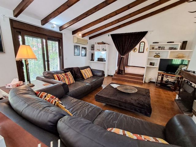 Image No.6-7 Bed Villa for sale