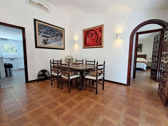 Image No.7-7 Bed Villa for sale
