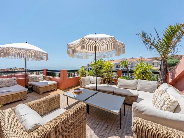 Image No.2-4 Bed Penthouse for sale