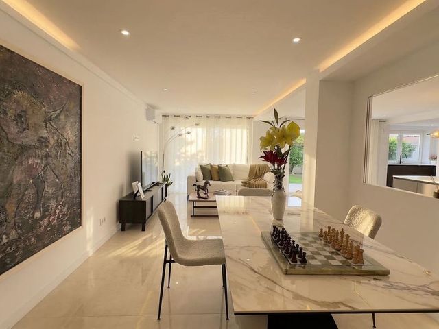 Image No.8-3 Bed Townhouse for sale