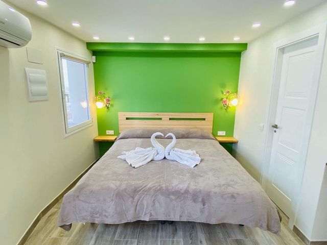 Image No.15-7 Bed Villa for sale