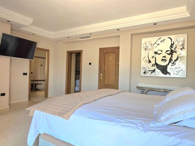 Image No.20-5 Bed Villa for sale
