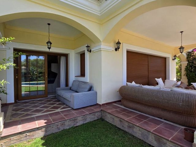 Image No.8-5 Bed Villa for sale