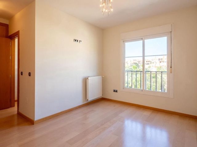 Image No.11-3 Bed Townhouse for sale