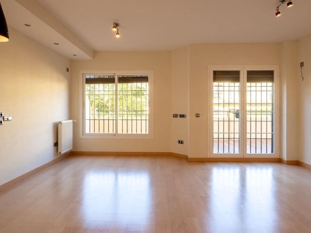Image No.5-3 Bed Townhouse for sale