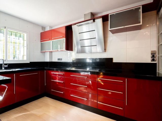 Image No.8-3 Bed Townhouse for sale