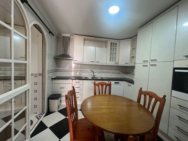 Image No.8-3 Bed Townhouse for sale