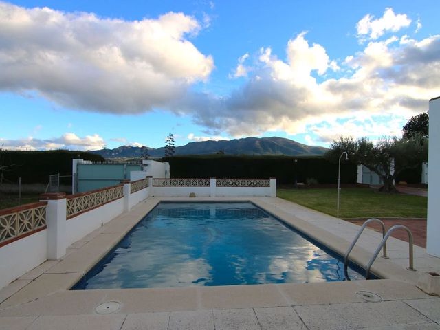 Image No.2-3 Bed Villa for sale