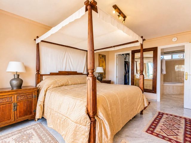 Image No.10-4 Bed Penthouse for sale