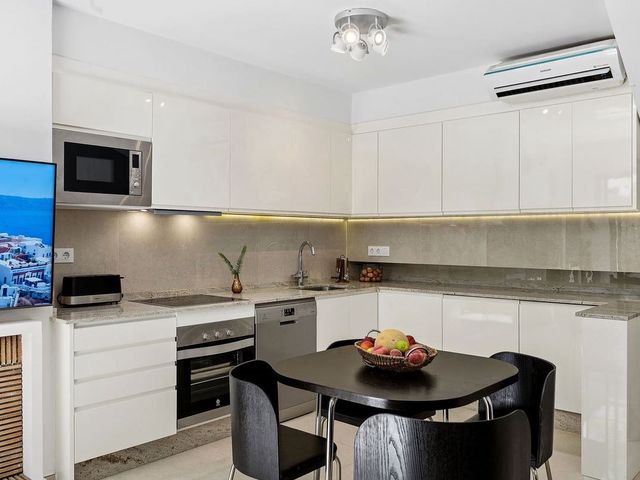Image No.8-3 Bed Townhouse for sale
