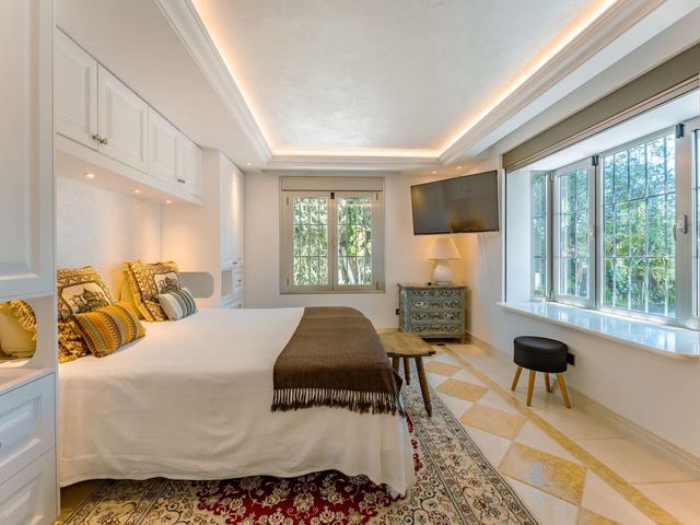 Image No.15-4 Bed Villa for sale